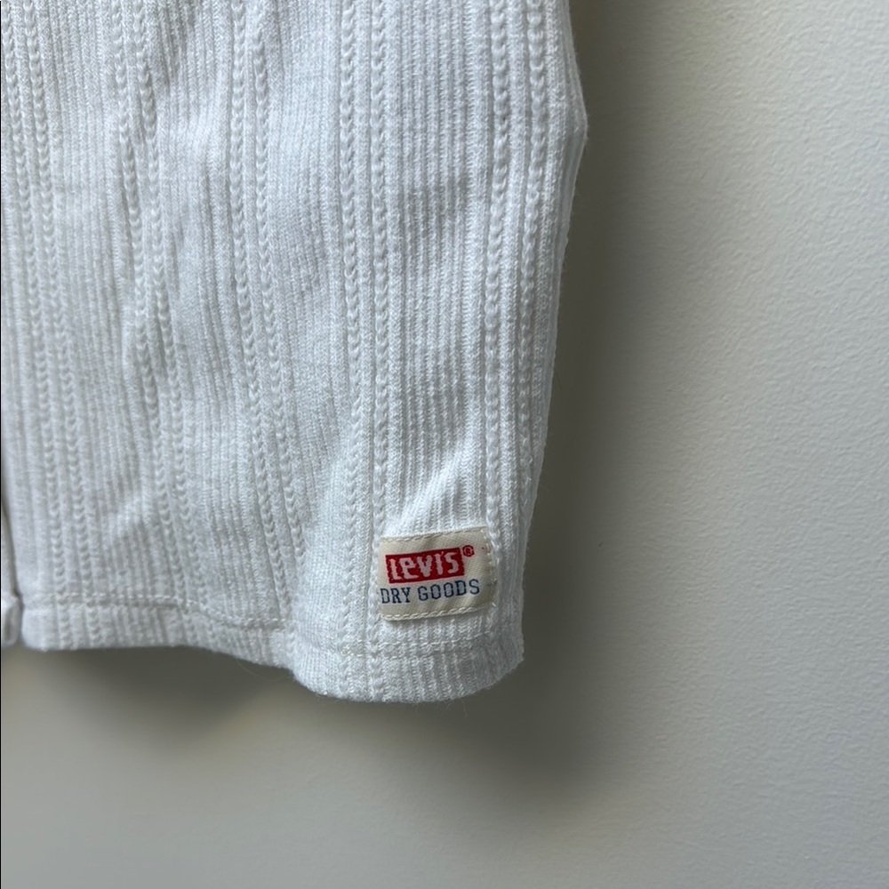 White Button-Up Ribbed Top - Picture 3 of 6